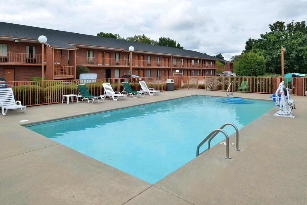 America'S Best Value Inn & Suites Sheridan Bagian luar foto