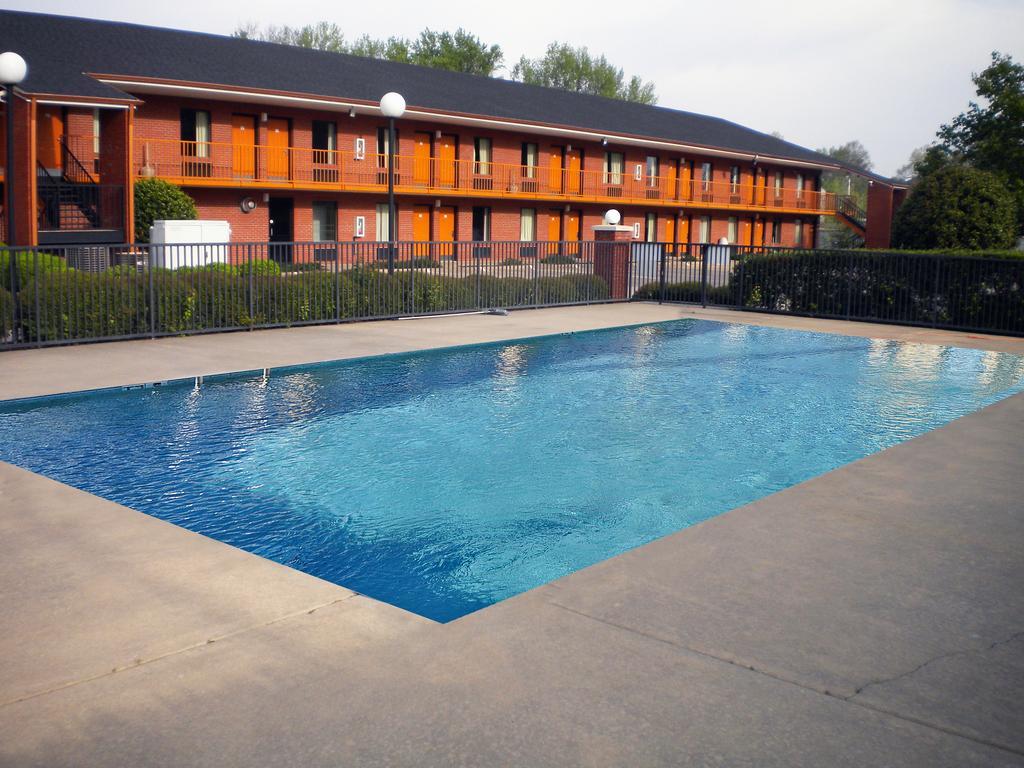 America'S Best Value Inn & Suites Sheridan Bagian luar foto